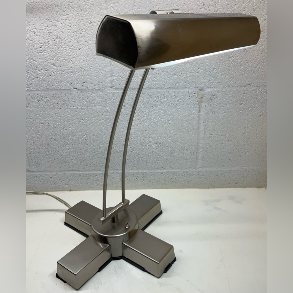 Tensor 17” piano desk, lamp, brush, nickel, full spectrum fully adjustable